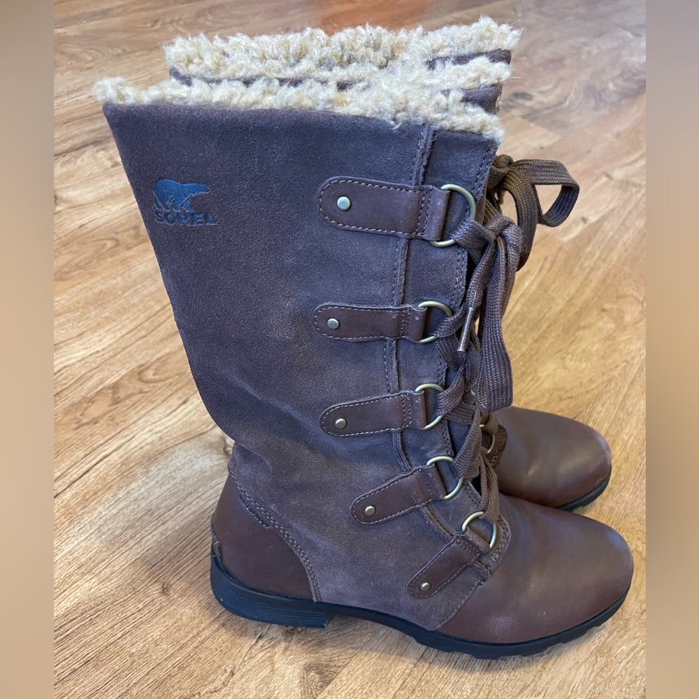 Sorel Emelie Lace Boots Size 10 in color Tobacco (Waterproof)